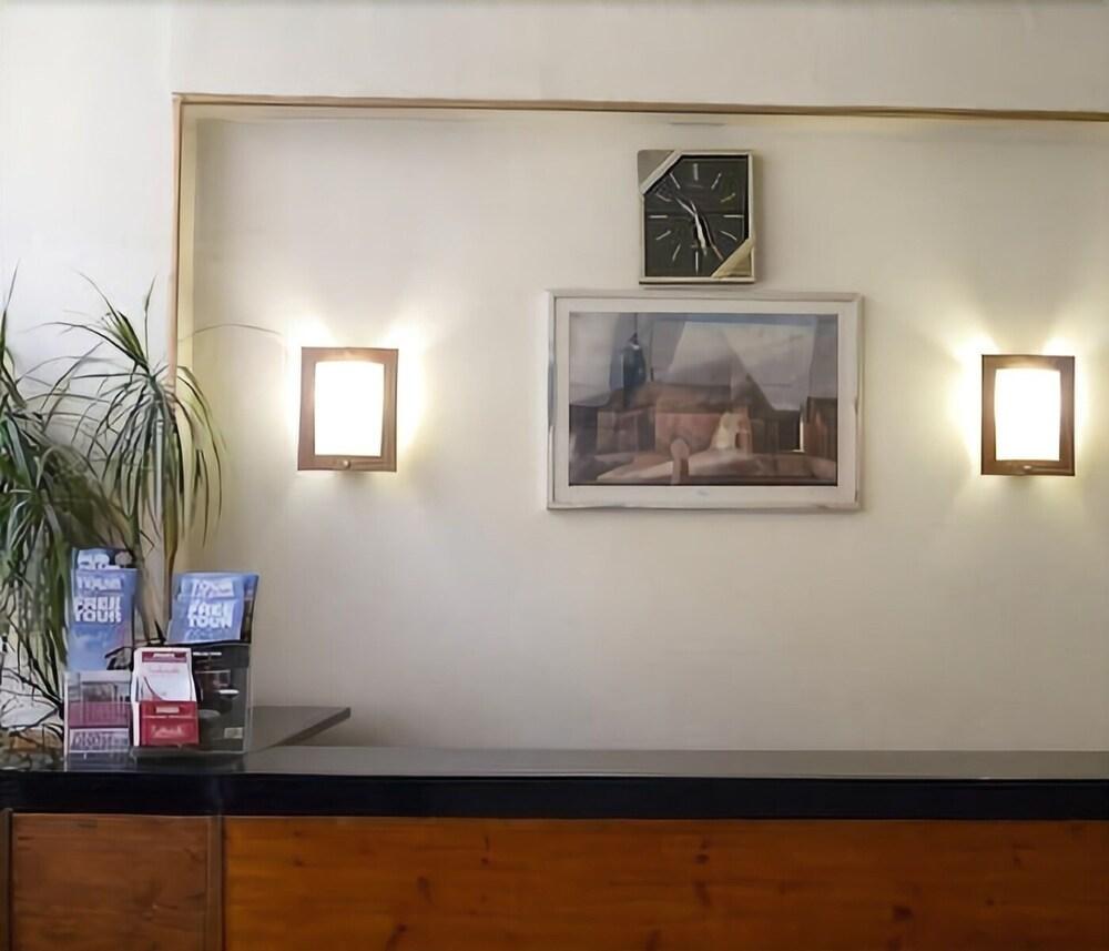Grand Hotel Magenta Париж Екстериор снимка